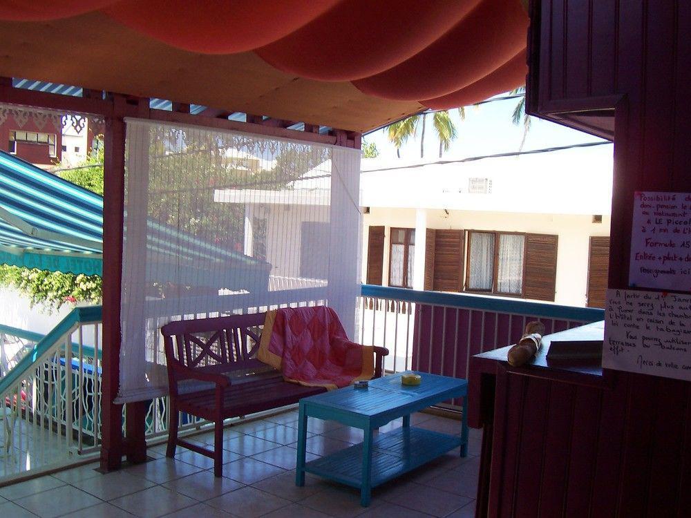 Hotel De La Plage Saint-Gilles Les Bains Exterior photo